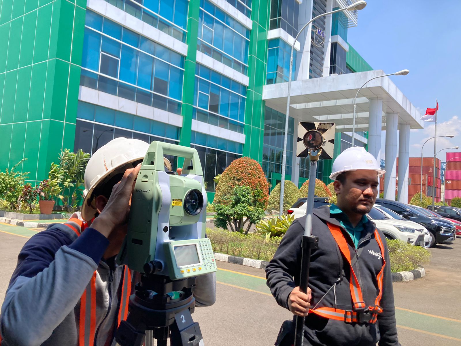 Layanan survey dan pemetaan topografi